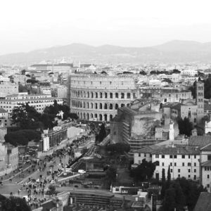 Tetti di Roma e Colosseo